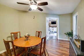 Stunning Lake Hamilton Getaway w/ Hot Tub!