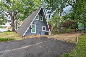 Deck, Boat Slip + Views: Lake Hamilton Cabin!