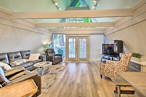 Deck, Boat Slip + Views: Lake Hamilton Cabin!