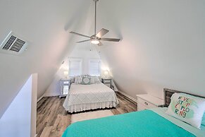 Deck, Boat Slip + Views: Lake Hamilton Cabin!