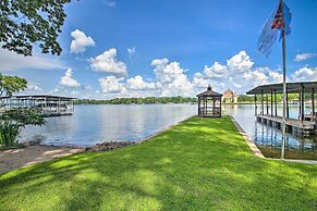 Deck, Boat Slip + Views: Lake Hamilton Cabin!