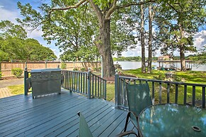 Deck, Boat Slip + Views: Lake Hamilton Cabin!