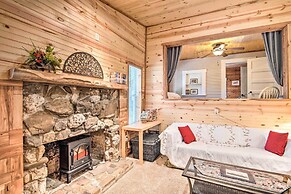 Updated Cabin w/ Porch, Mins to Cossatot River