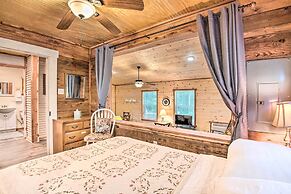 Updated Cabin w/ Porch, Mins to Cossatot River