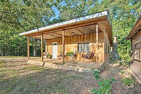Updated Cabin w/ Porch, Mins to Cossatot River