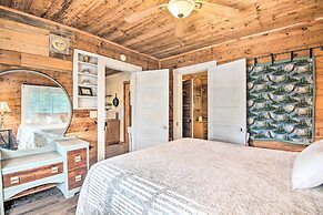 Updated Cabin w/ Porch, Mins to Cossatot River