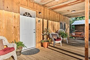 Updated Cabin w/ Porch, Mins to Cossatot River