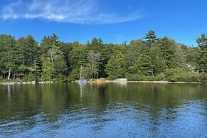 Raymond Retreat w/ 200 Feet of Private Beach!