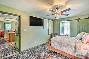 Tamaqua Apartment w/ Fire Pit & Gas Grill!