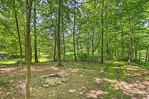 Tamaqua Apartment w/ Fire Pit & Gas Grill!