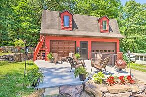 Tamaqua Apartment w/ Fire Pit & Gas Grill!