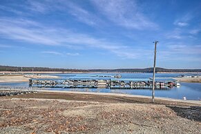 'sunset Bluff Treehouse': On Bull Shoals Lake!