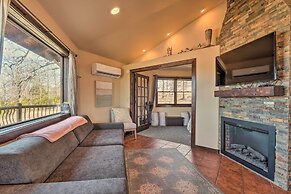 'sunset Bluff Treehouse': On Bull Shoals Lake!