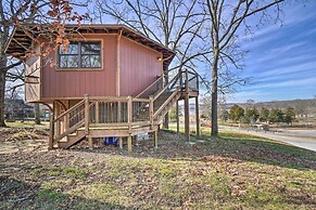 'sunset Bluff Treehouse': On Bull Shoals Lake!