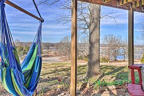 'sunset Bluff Treehouse': On Bull Shoals Lake!