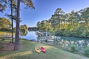 Waterfront Home in Quiet Cove: Kayaks On-site
