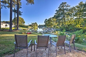 Waterfront Home in Quiet Cove: Kayaks On-site