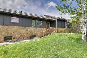 Stunning Gallatin Gateway Mountain Retreat!