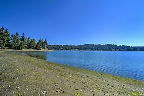 Waterfront Gig Harbor Home w/ Furnished Deck