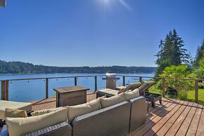 Waterfront Gig Harbor Home w/ Furnished Deck