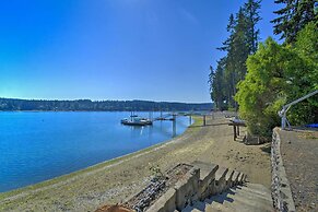 Waterfront Gig Harbor Home w/ Furnished Deck