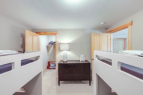White Mountain Home Near Lakes & Kancamagus Hwy!
