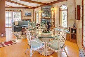 'star House' Unique Home w/ Furnished Deck & Views