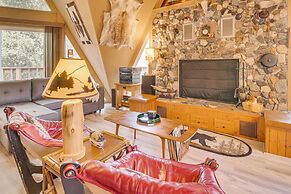 'star House' Unique Home w/ Furnished Deck & Views