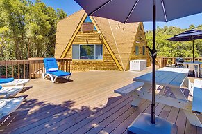 'star House' Unique Home w/ Furnished Deck & Views