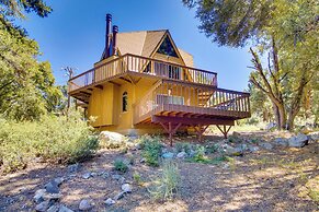 'star House' Unique Home w/ Furnished Deck & Views