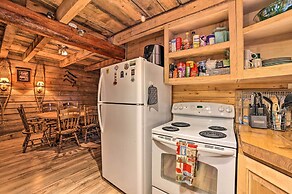 Secluded Vanderbilt Cabin, 9 Mi to Treetops!