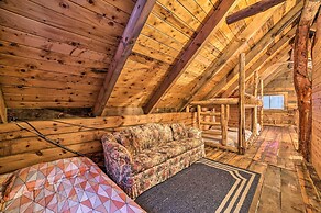 Secluded Vanderbilt Cabin, 9 Mi to Treetops!