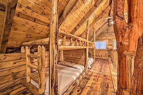 Secluded Vanderbilt Cabin, 9 Mi to Treetops!