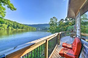 Tenn River Cabin w/ Hot Tub - 10 Mi to Chattanooga