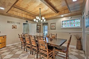 Tenn River Cabin w/ Hot Tub - 10 Mi to Chattanooga