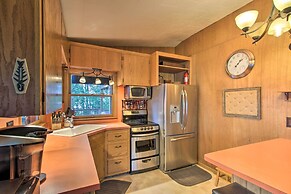 Year-round Waterfront Getaway: Lake Access + Dock!