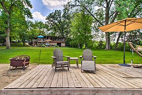 Year-round Waterfront Getaway: Lake Access + Dock!