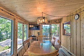 Year-round Waterfront Getaway: Lake Access + Dock!