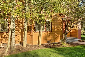 Near Skiing & Hiking: Inviting Retreat in Victor!