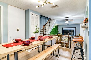 Aggie Game Day Retreat ~ 1 Mi to Texas A & M!