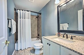 Aggie Game Day Retreat ~ 1 Mi to Texas A & M!