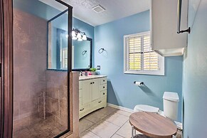 Aggie Game Day Retreat ~ 1 Mi to Texas A & M!