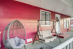 Aggie Game Day Retreat ~ 1 Mi to Texas A & M!