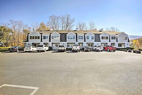 First-floor Hunter Condo < 1 Mi to Slopes!