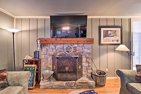 Beech Mountain Retreat w/ Decks & Mountain Views!