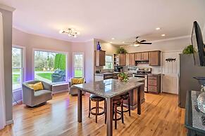 Calm Columbia Haven: Outdoor Pool, Hot Tub!