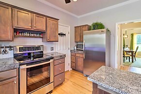 Calm Columbia Haven: Outdoor Pool, Hot Tub!