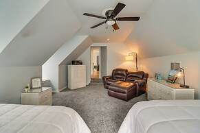 Calm Columbia Haven: Outdoor Pool, Hot Tub!