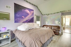 Calm Columbia Haven: Outdoor Pool, Hot Tub!