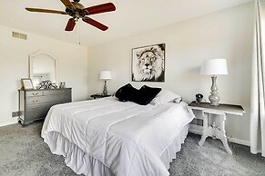 Calm Columbia Haven: Outdoor Pool, Hot Tub!